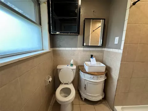 Bath - 108 Beard Dr, Itasca, TX 76055 photo 1 of 3