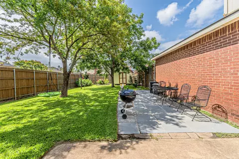Exterior - 1018 Sumner Dr, Mesquite, TX 75149 photo 9 of 9