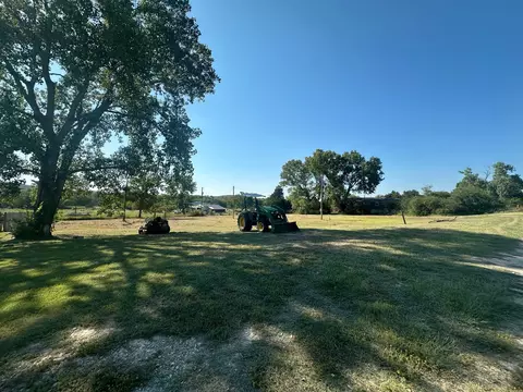 248 First St, Oak Ridge, TX 76240