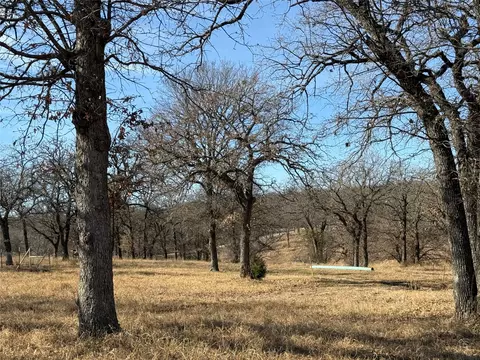 1072 Three Skillet Rd, Springtown, TX 76082