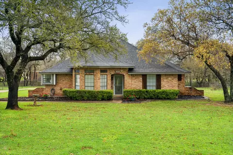 5620 Cool Springs Dr, Midlothian, TX 76065