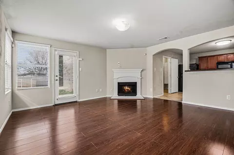 655 Lentisco Dr, Lancaster, TX 75146