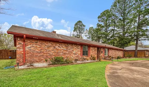 1920 E Tudor St, Paris, TX 75460