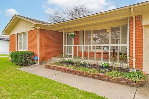 1206 Usher St, Benbrook, TX 76126