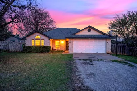 420 Robert Dr, Springtown, TX 76082