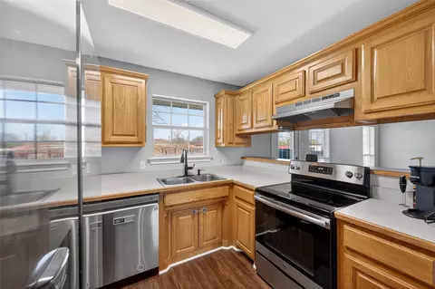 Kitchen - 420 Robert Dr, Springtown, TX 76082 photo 1 of 2