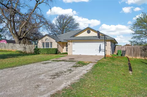 Exterior - 420 Robert Dr, Springtown, TX 76082 photo 10 of 10