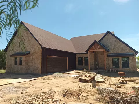 105 Harbour Town Dr, Graford, TX 76449