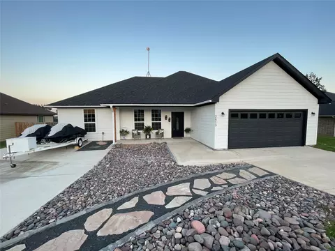 2813 Catfish Ct, Granbury, TX 76048