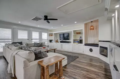 1413 Wagonwheel Ct, Irving, TX 75061