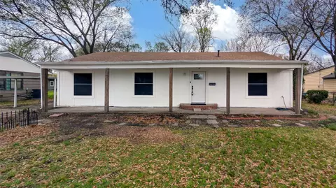 1425 W Walnut St, Garland, TX 75042