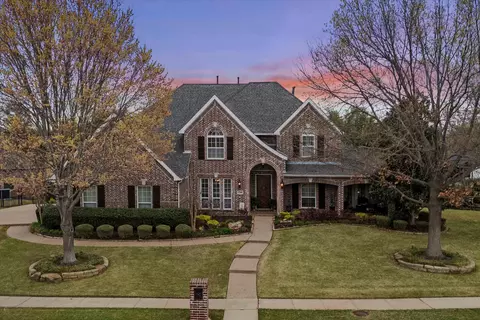 2200 Roadrunner Dr, Flower Mound, TX 75022