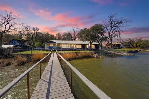 2404 Indian Cove St, Fort Worth, TX 76108