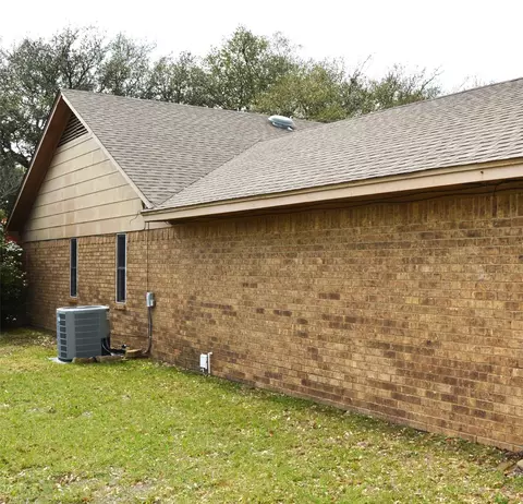 1012 Meridith Dr, Terrell, TX 75160 photo 4