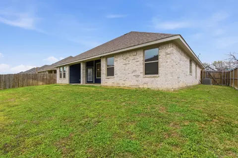 Exterior - 972 Sam St, Springtown, TX 76082 photo 5 of 6