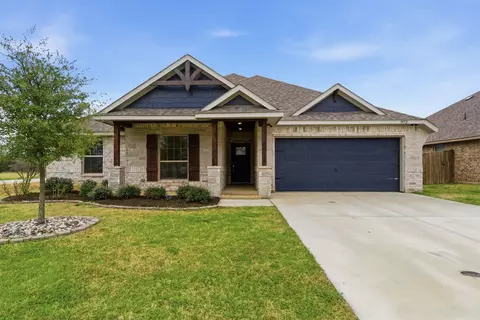 Exterior - 972 Sam St, Springtown, TX 76082 photo 1 of 6