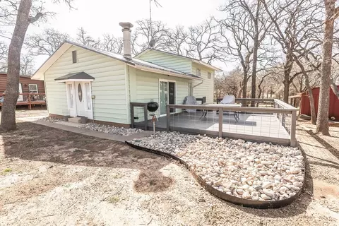 220 Comanche Trl, Nocona, TX 76255