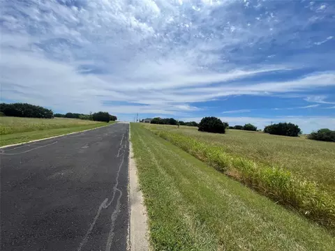 6705 Berkshire Dr, Cleburne, TX 76033
