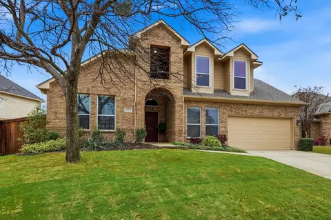 8321 Marsh St, Lantana, TX 76226