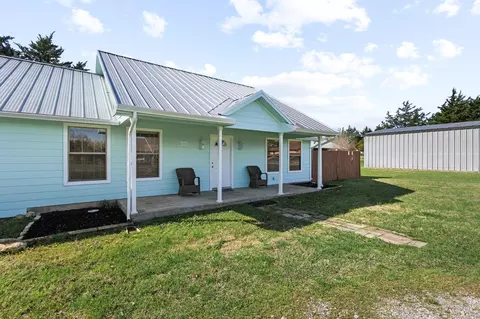 404 Willow Dr, Pottsboro, TX 75076
