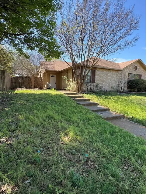 447 Pogue St, Cedar Hill, TX 75104
