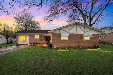225 Sunset Blvd, Hewitt, TX 76643