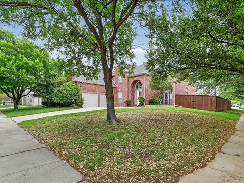7917 Ocean Dr, Fort Worth, TX 76123