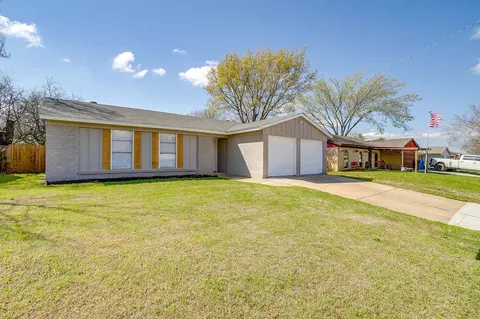 111 Chris Ct, Alvarado, TX 76009