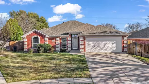 5825 Imes Ln, Fort Worth, TX 76179