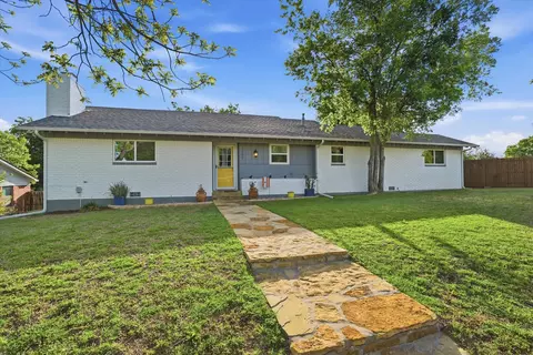 1307 Bois D Arc St, Weatherford, TX 76086