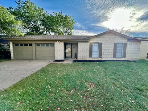 110 Glen Rose Ave, Cleburne, TX 76033