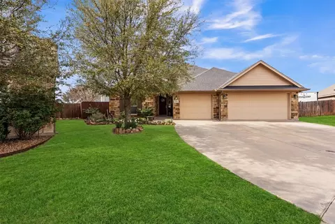 108 Lauren Ct, Joshua, TX 76058