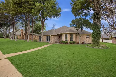 411 Whispering Hills Dr, Duncanville, TX 75137