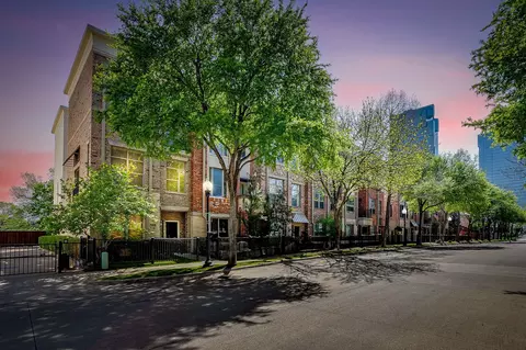 714 E 1st St, Fort Worth, TX 76102