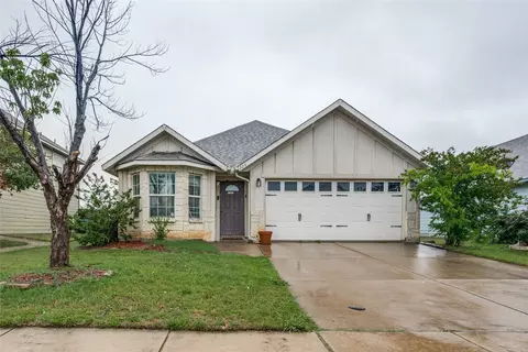229 Chalk Mountain Dr, Fort Worth, TX 76140