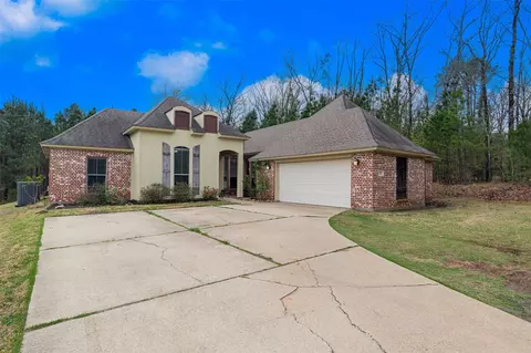 3792 Lakeside Dr, Shreveport, LA 71119
