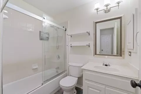 Bath - 2412 Aramic Ct, Arlington, TX 76001 photo 2 of 2