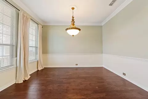 Living - 2412 Aramic Ct, Arlington, TX 76001 photo 2 of 3
