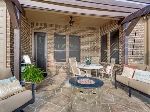 Exterior - 4612 Brookside Dr, Argyle, TX 76226 photo 4 of 7