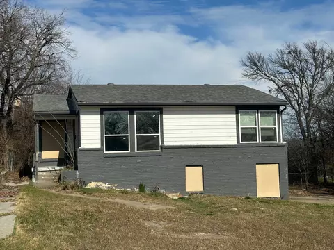 2437 Alloway Dr, Fort Worth, TX 76119