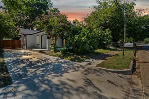 709 N Buffalo Ave, Cleburne, TX 76033