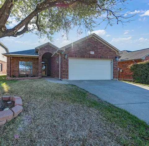 5204 Grayson Ridge Dr, Fort Worth, TX 76179