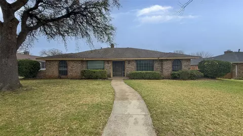 1004 Rosewood Dr, Desoto, TX 75115