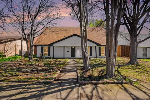 626 Bradfield Dr, Garland, TX 75042