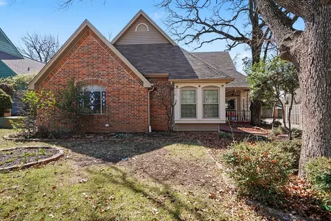 1925 Highland Park Cir, Denton, TX 76205