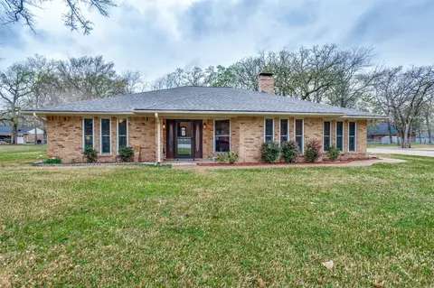 5 Huckleberry Ln, Star Harbor, TX 75148