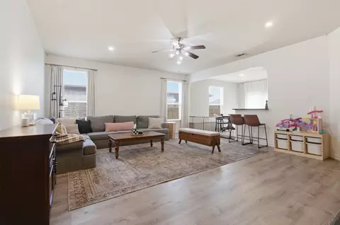 10928 Middleglen Rd, Haslet, TX 76052