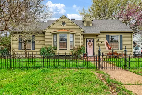 824 S Main St, Paris, TX 75460