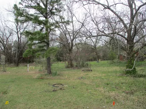 522 E Quitman St, Emory, TX 75440 photo 2