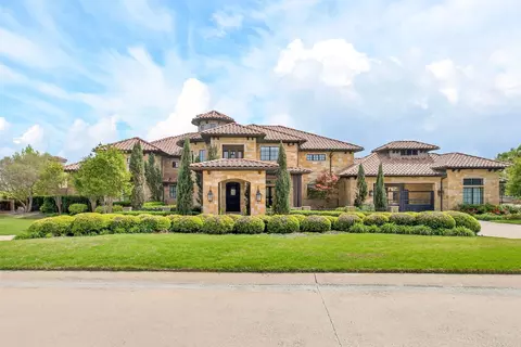 9541 Marbella Dr, Fort Worth, TX 76126